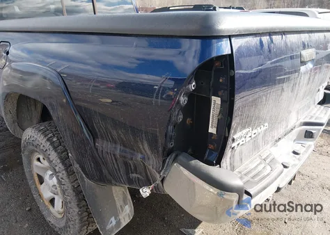 2013 Toyota Tacoma Base V6 z USA, uszkodzony, nr VIN 3TMMU4FN2DM054239